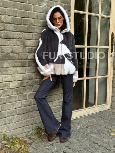 Норковая куртка с капюшоном - фото 9