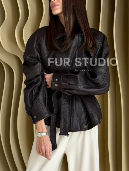 Коричневая кожаная куртка «Тренд - 2026» - фото 7