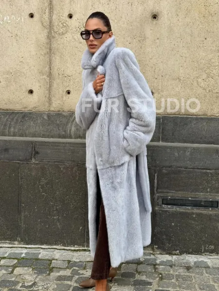 Голубая шуба из плюшевой норки “Velvet” - фото 7