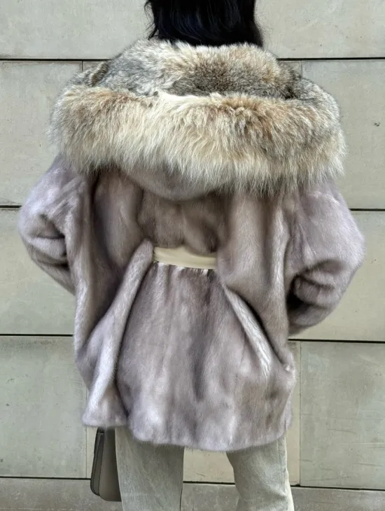 Полупальто из меха норки с капюшоном, отделка из меха рыси - цвет колотый лед - фото 8
