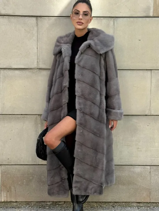 Шуба в диагональной выкладке меха норки, графит грей с капюшоном - фото 0