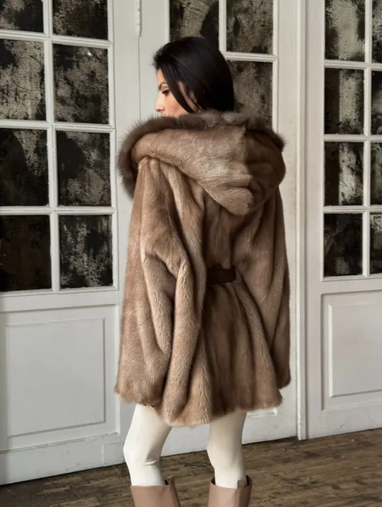 Полушубок кимоно из меха норки Almond с капюшоном куница - фото 5