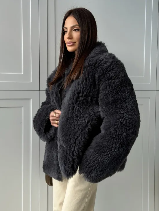 Короткая шуба - дубленка из натуральной овчины,  воротник апаш - фото 5