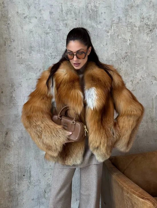 Короткая шуба из натуральной рыжей лисы - фото 10
