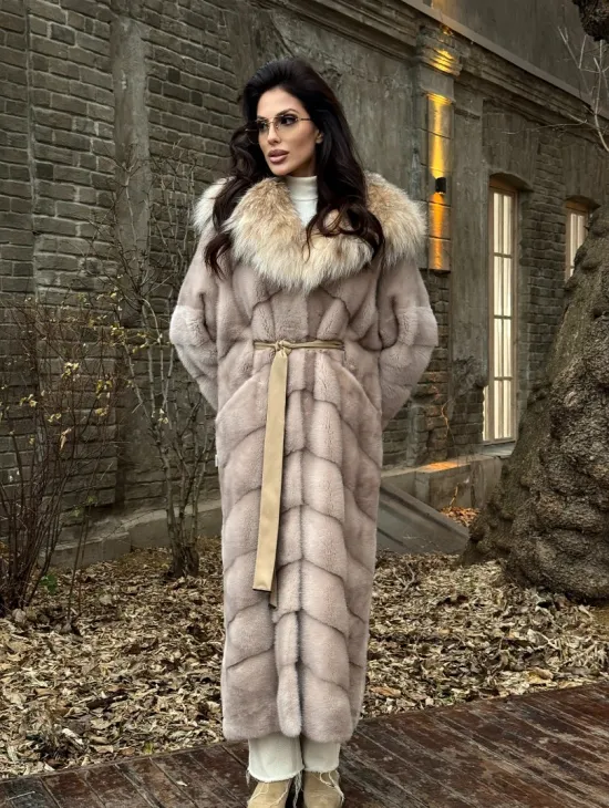 Шуба теплая из меха норки с капюшоном из натуральной рыси - фото 9