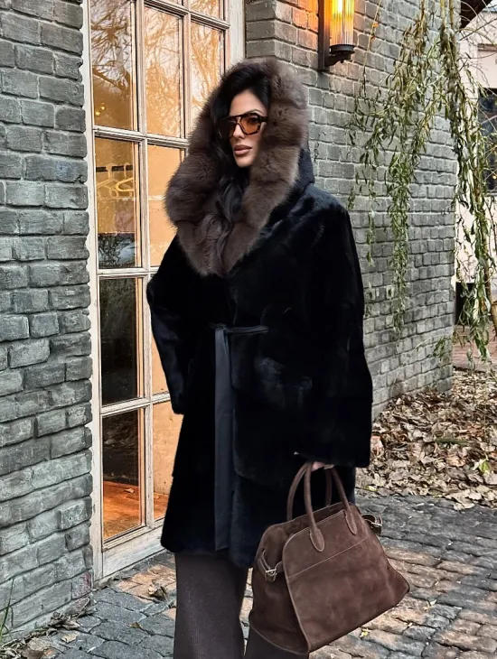 Норковая шуба Blackglama с капюшоном из меха куницы - фото 8