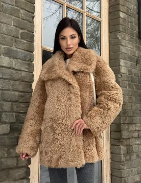 Шуба - дубленка из овчины в бежевом цвете - фото 0