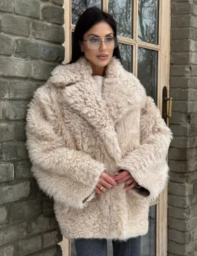 Светлая короткая шуба из испанской овчины - фото 0