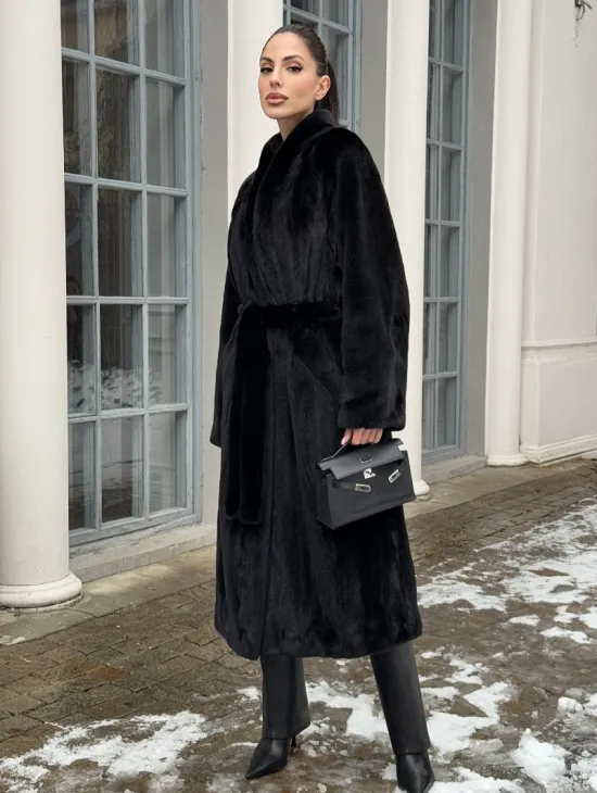 Натуральная женская норковая шуба из аукционного меха норки Blackglama - фото 1