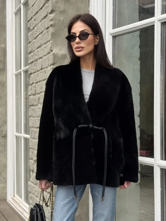 Комбинированная женская дубленка из мутона с мехом норки - фото 2