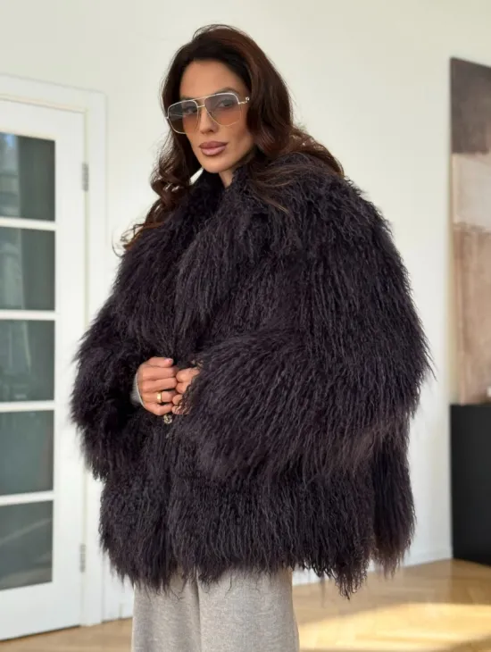 Полушубок из меха ламы в цвете графит - фото 3