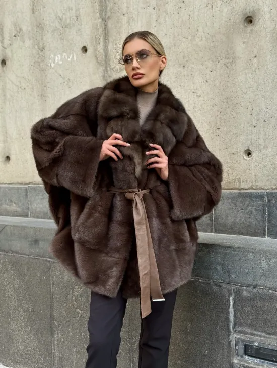 Полушубок норковый женский с воротником куница - фото 11