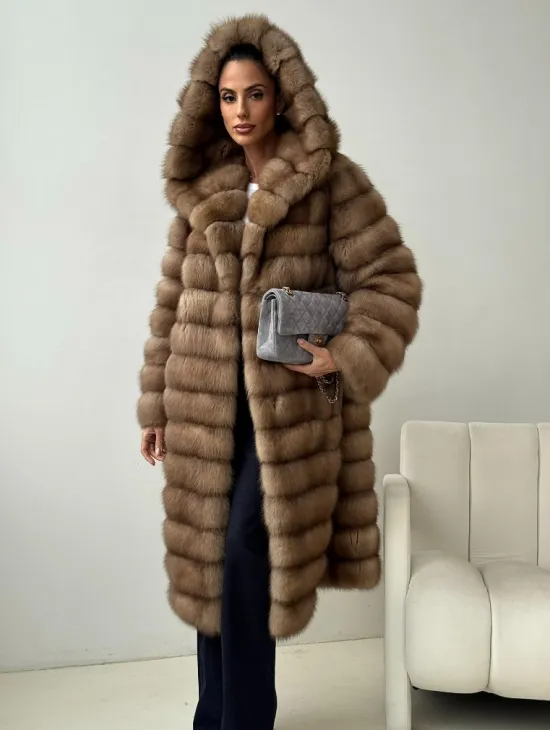 Шуба из куницы с капюшоном кобра - фото 0