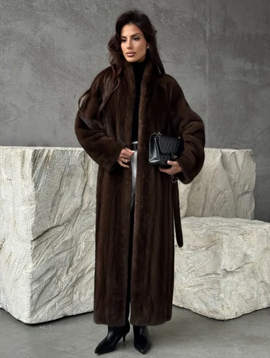 Пальто из норки с V-образным воротом - фото 7
