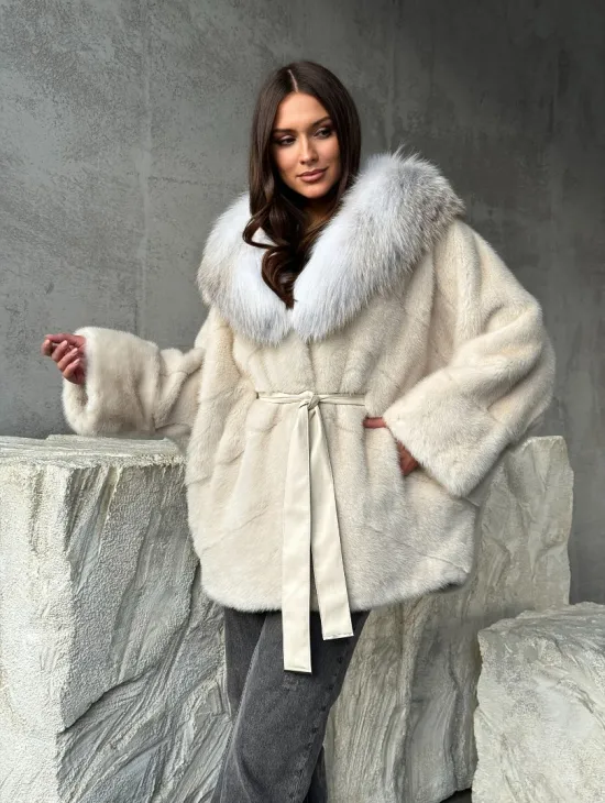 Светлая норковая шуба - летучка с капюшоном - фото 7