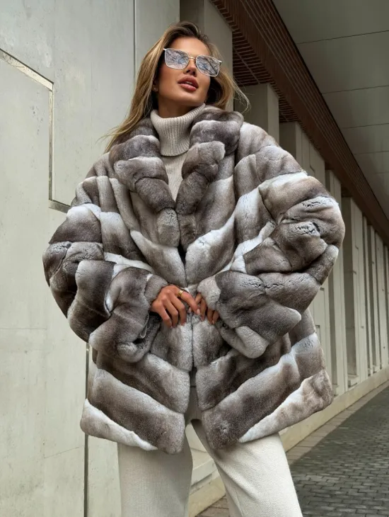 Шуба из меха шиншиллового кролика PREMIUM COLLECTION - фото 8