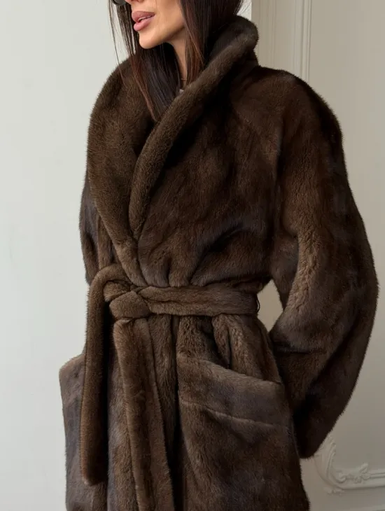 Коричневая норковая шуба под пояс - воротник шаль - фото 2