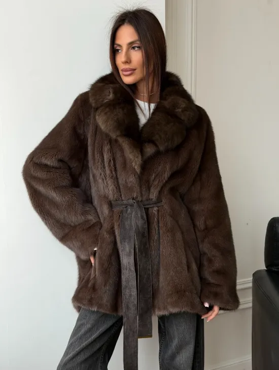 Полушубок норковый летучая мышь с воротником куницы - фото 0