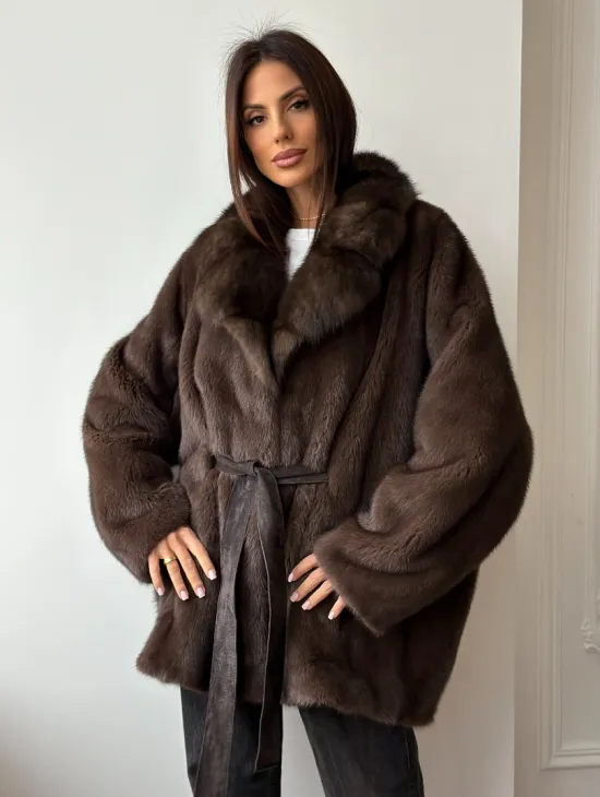 Полушубок норковый летучая мышь с воротником куницы - фото 7