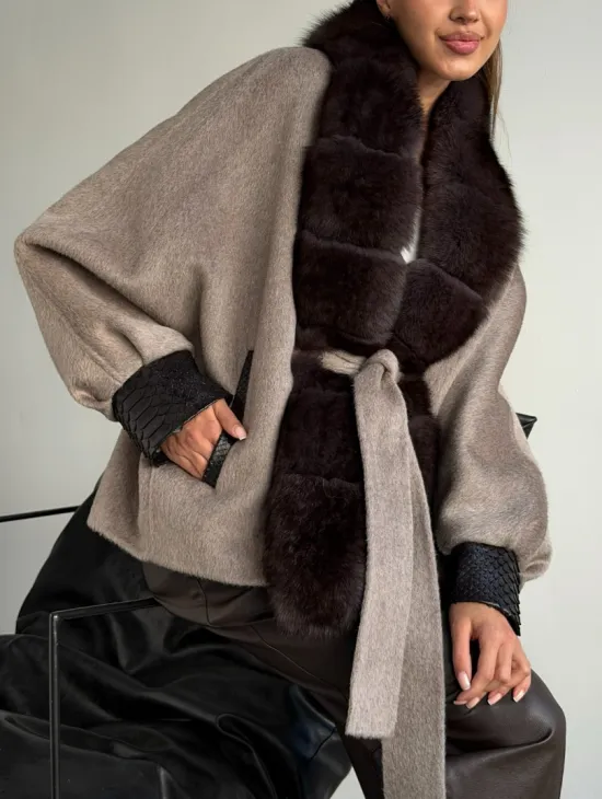 Пальто с мехом финского песца - фото 2