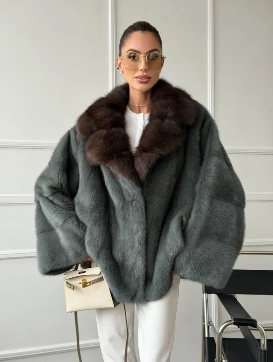 Красивая шуба из меха норки с воротником из куницы - фото 10