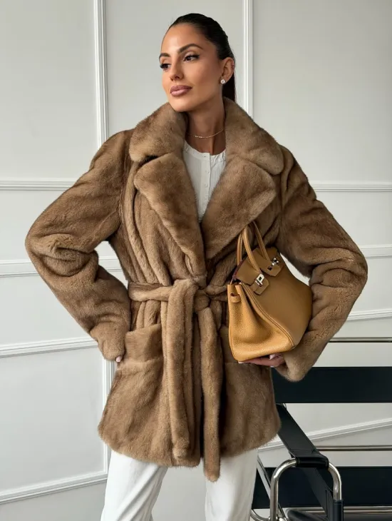 Полушубок норковый пастель с меховым поясом - фото 7