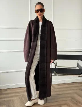 Длинное демисезонное пальто с мехом норки - фото 8