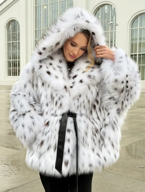 Шуба из лисьего меха под рысь с капюшоном - фото 11