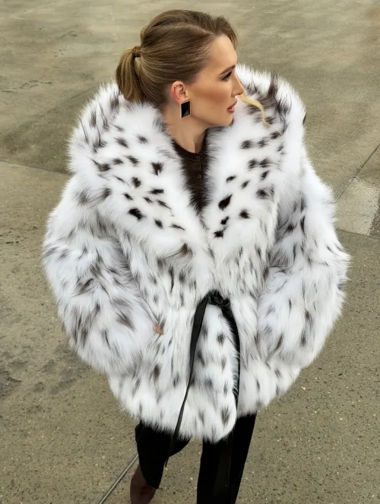 Шуба из лисьего меха под рысь с капюшоном - фото 6