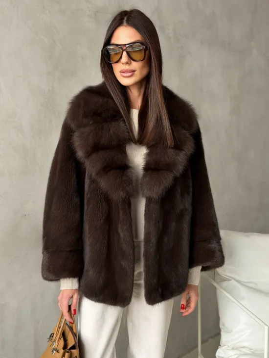 Короткий норковый жакет с воротником из куницы - фото 7