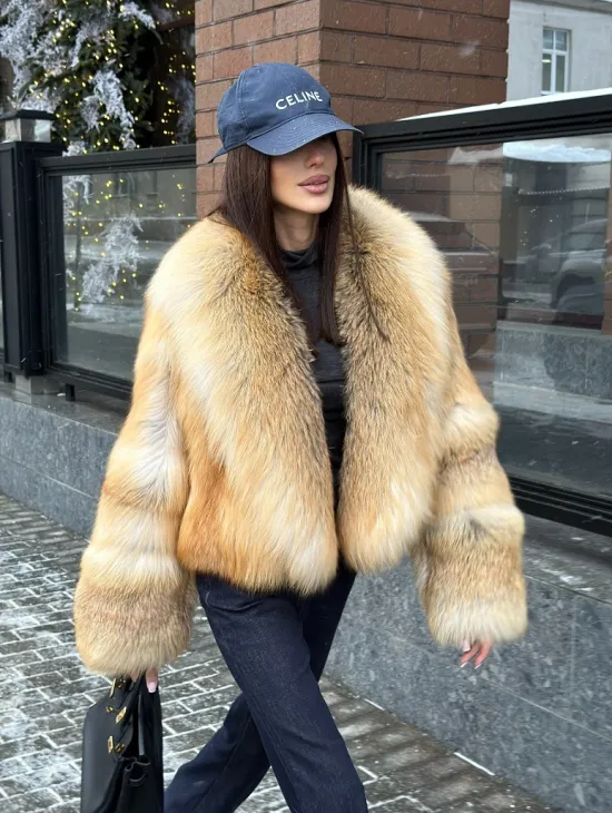 Полушубок-кроп с большим шалевым воротником из меха лисы Golden Sunrise - фото 10
