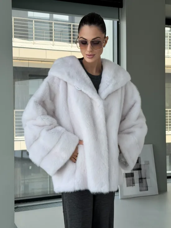 Белый норковый полушубок с капюшоном кобра - фото 9