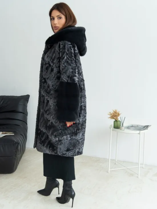 Шуба из каракульчи с отделкой из меха норки с капюшоном - цвет графит - фото 2