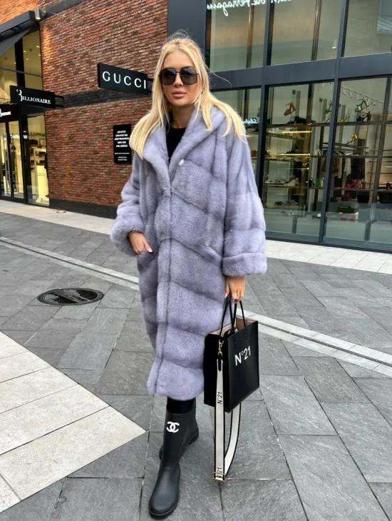 Шикарная норковая шуба с капюшоном - цвет сапфир - фото 3