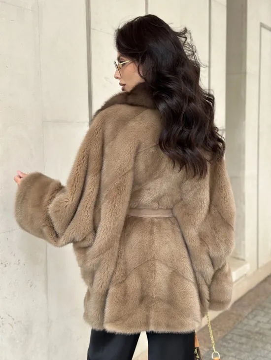 Короткая шуба из меха норки с воротником куница - цвет пастель - фото 9