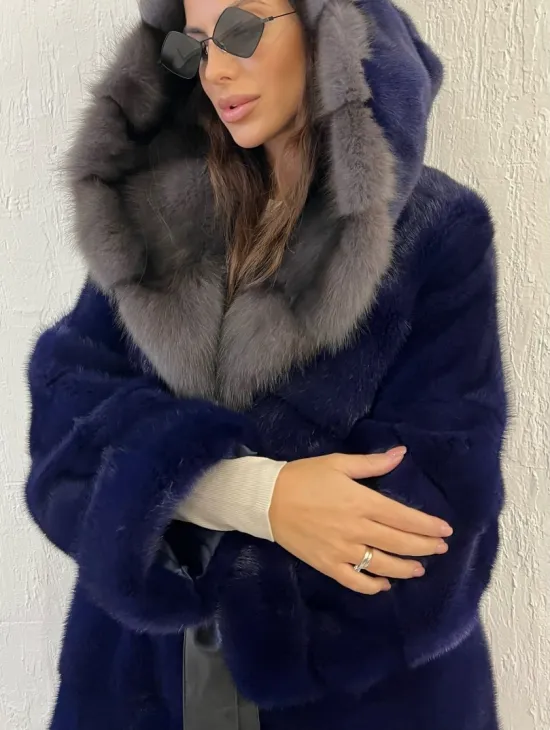 Шуба из меха норки с капюшоном куница - цвет электрик - фото 2