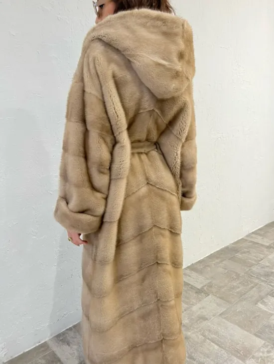 Удлиненная норковая шуба NAFA с капюшоном - цвет пастель - фото 3