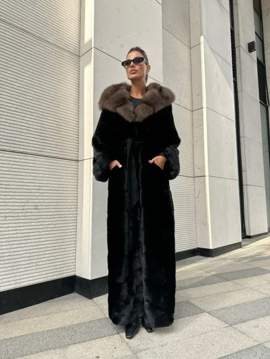 Роскошная шуба из финской норки с капюшоном из меха куницы - черный бриллиант - фото 7