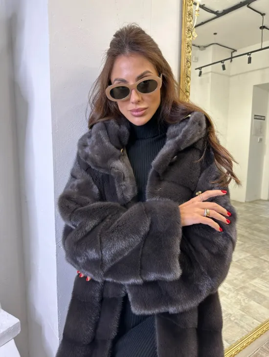 Норковая шуба в цвете графитовый уголь с капюшоном - фото 0