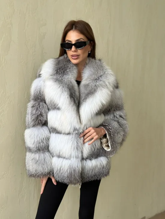 Шуба из меха арктической лисы - фото 3