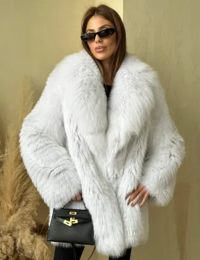 Шуба из меха белой лисы - фото 0