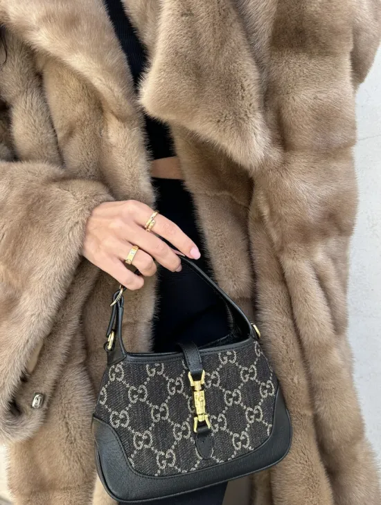 Норковая шуба с английским воротником  - цвет пастель  - стиль 