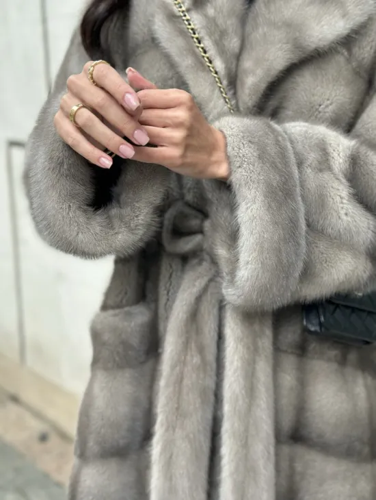 Шуба из норки  серого цвета - сапфир с английским воротником - фото 1